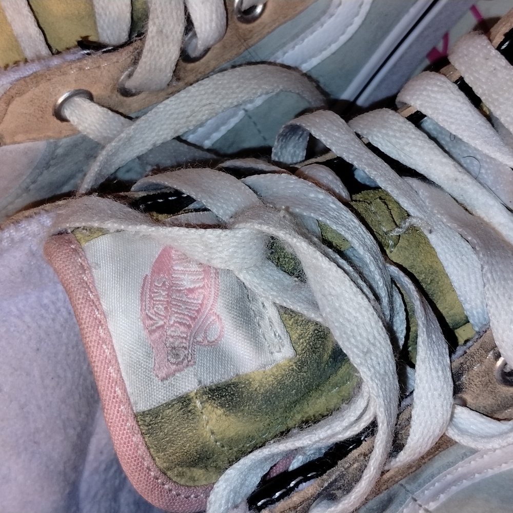 Vans - Picture 5 of 10